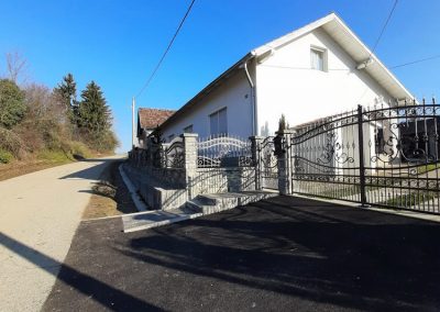 Izgradnja ograde i uređenje dvorišta obiteljske kuće – Maslarac